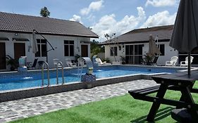 D' Ehsan Homestay&Chalet
